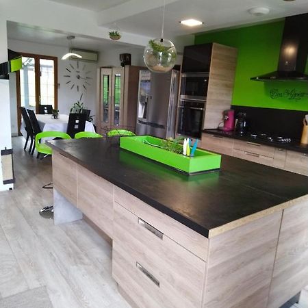 Agreable Chambre Double Avec Salle D'Eau Privative Le Mesnil-Theribus エクステリア 写真