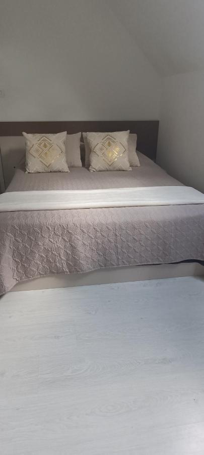 Agreable Chambre Double Avec Salle D'Eau Privative Le Mesnil-Theribus エクステリア 写真